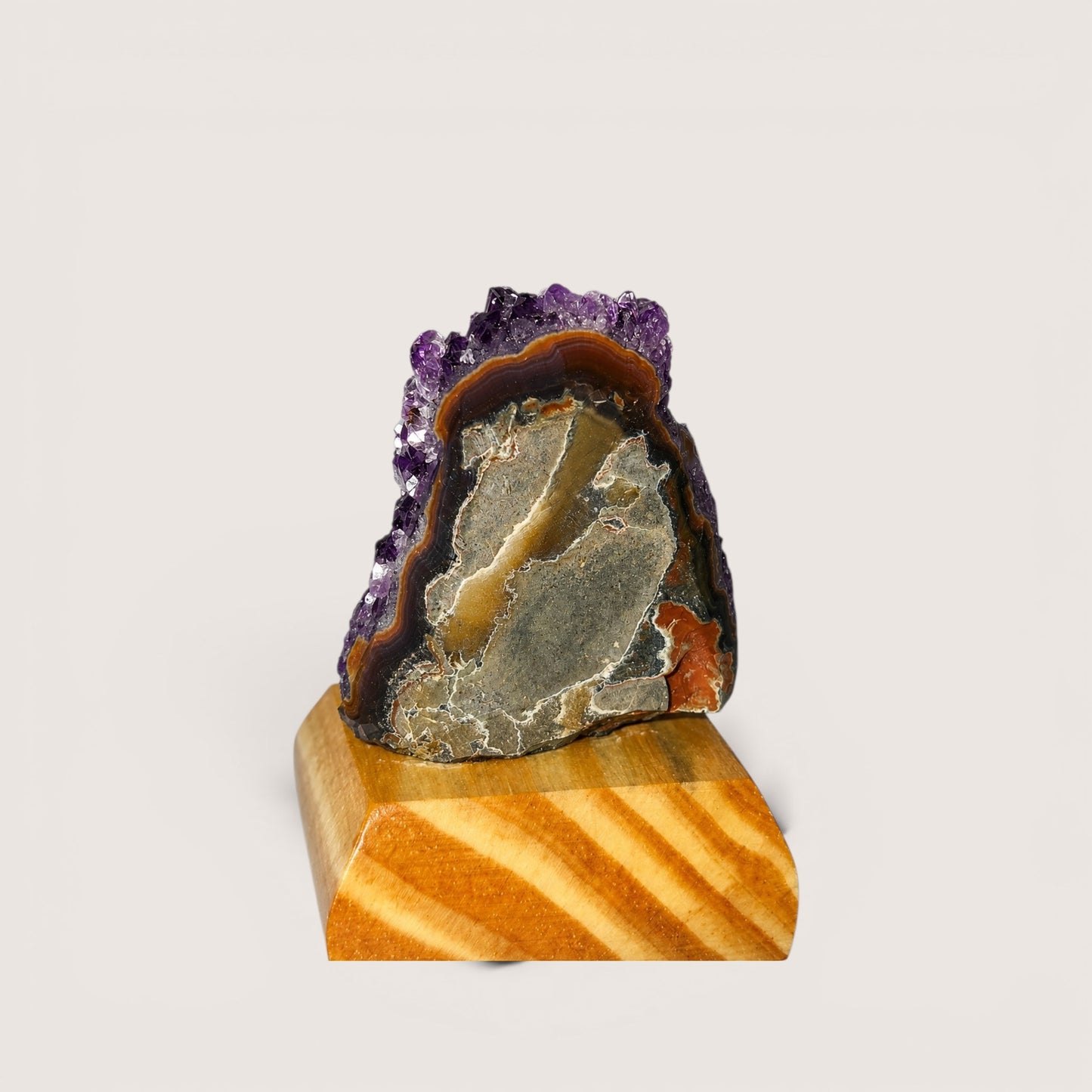 Uruguay Amethyst op houten voet (mini)