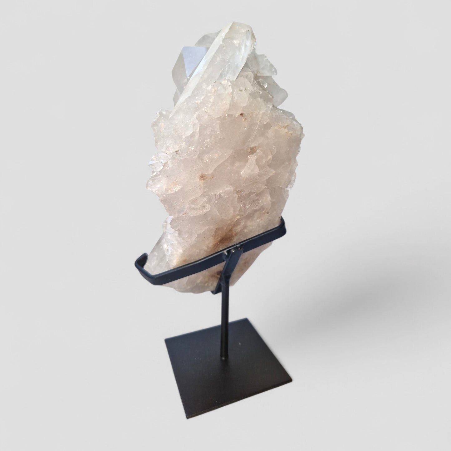 Bergkristal Cluster op standaard