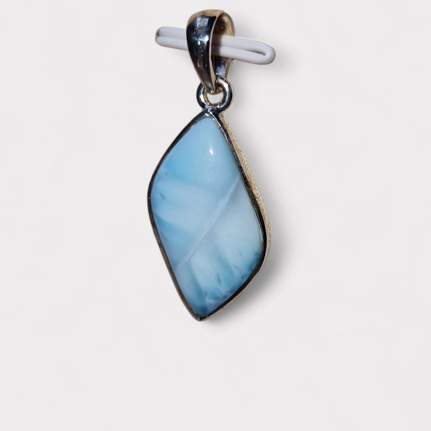 Larimar hanger
