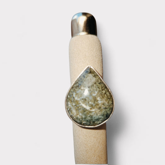 Granaat met Wollastoniet