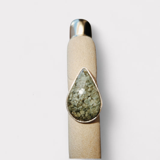 Granaat met Wollastoniet ring