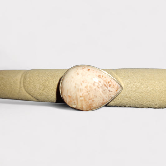 Scolocite with Stilbite ring