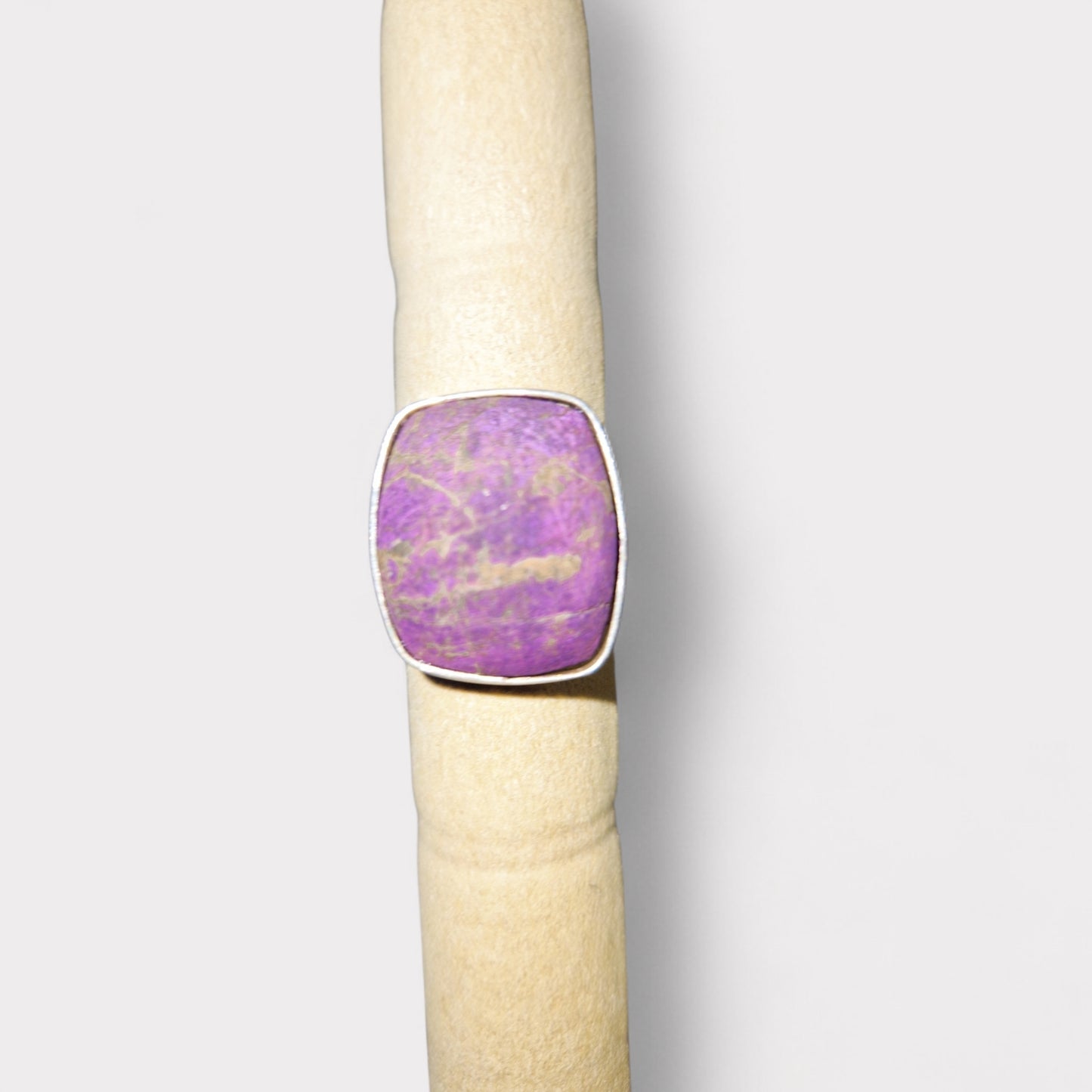 Purpurite ring