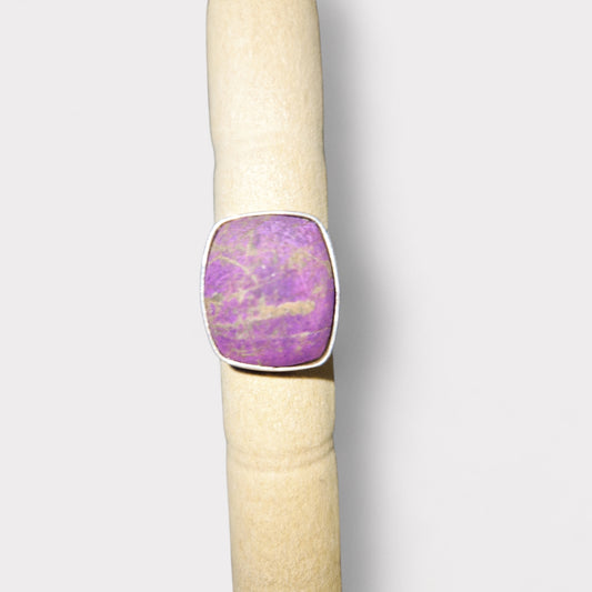 Purpurite ring