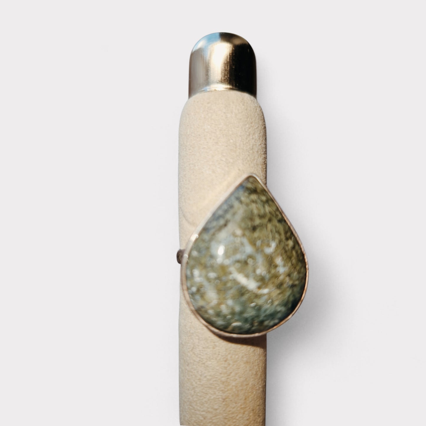 Granaat met Wollastoniet