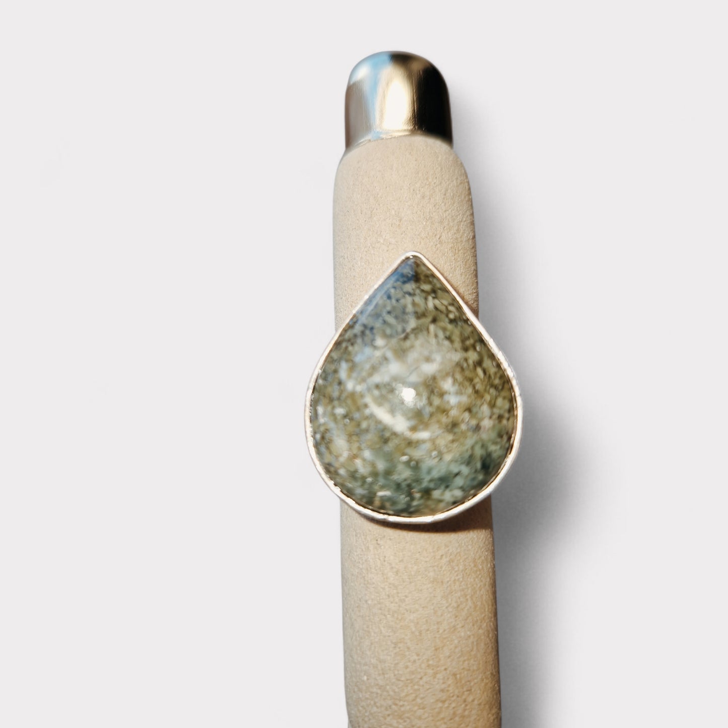 Granaat met Wollastoniet