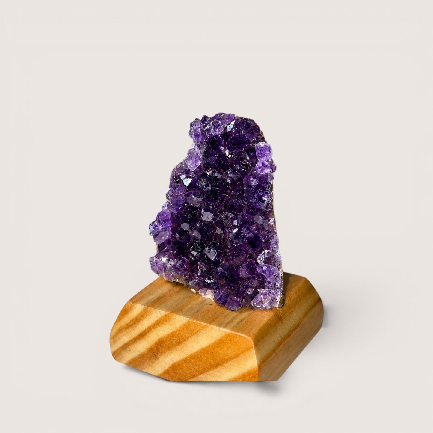 Uruguay Amethyst op houten voet (mini)