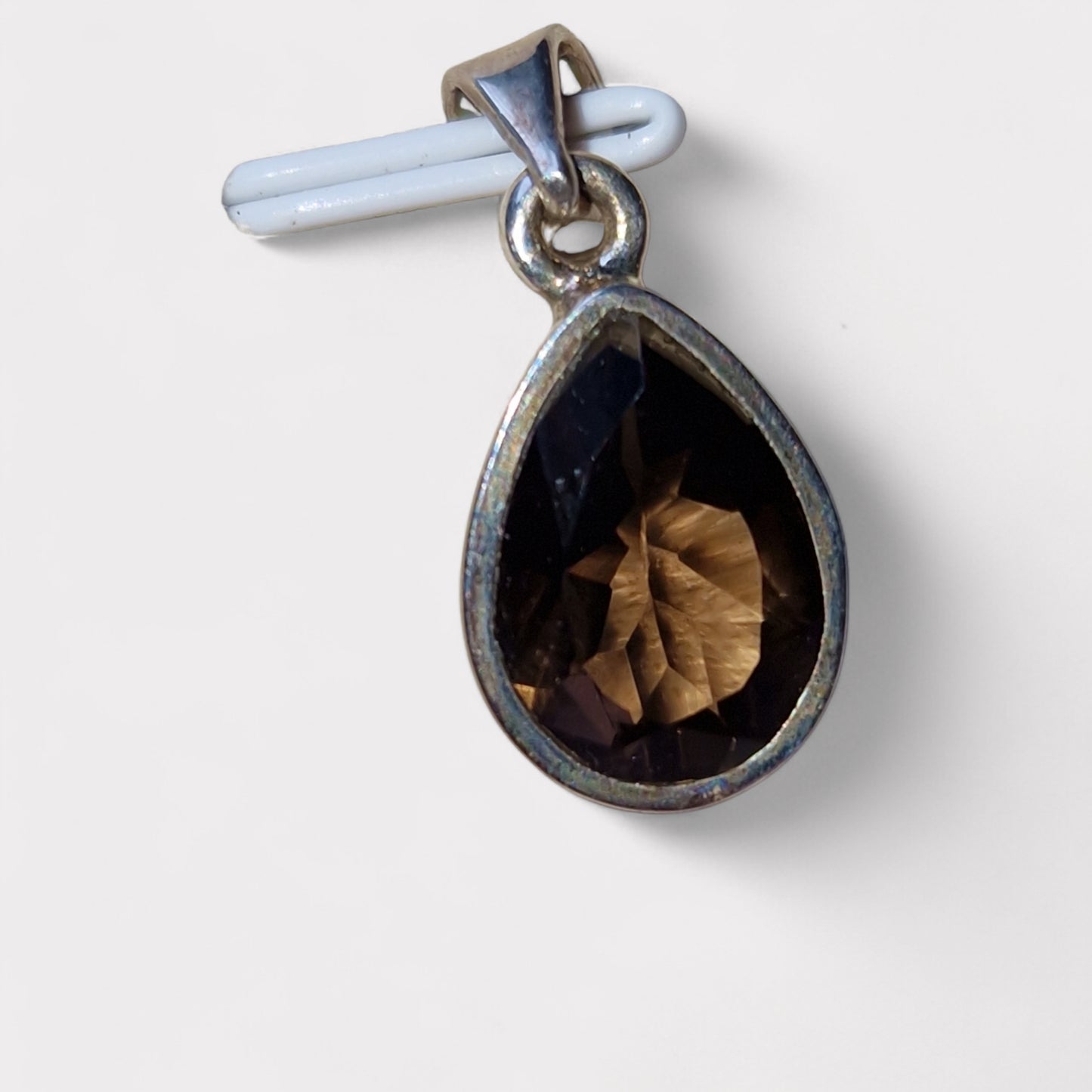 Rookkwarts facet hanger
