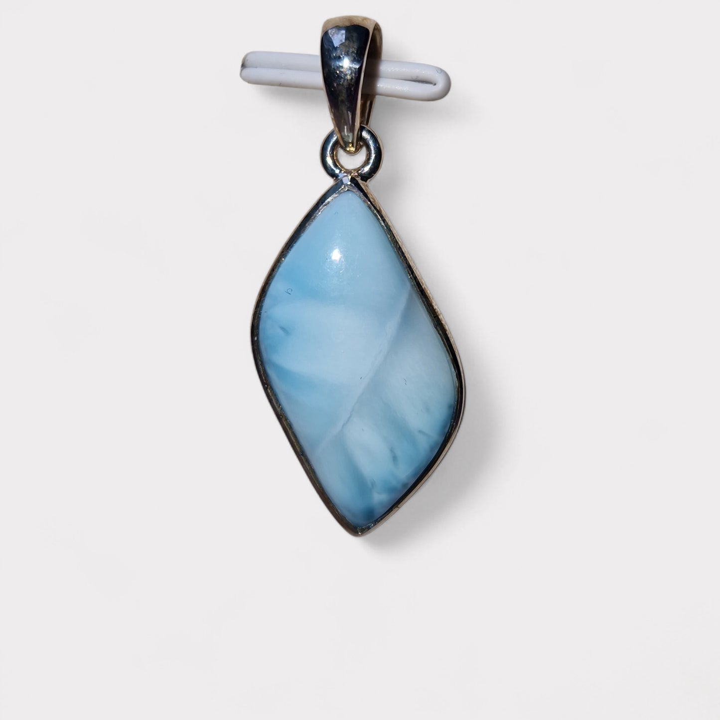 Larimar hanger
