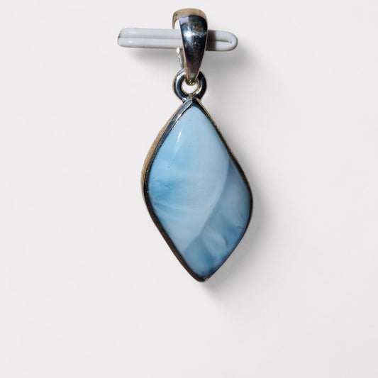 Larimar hanger