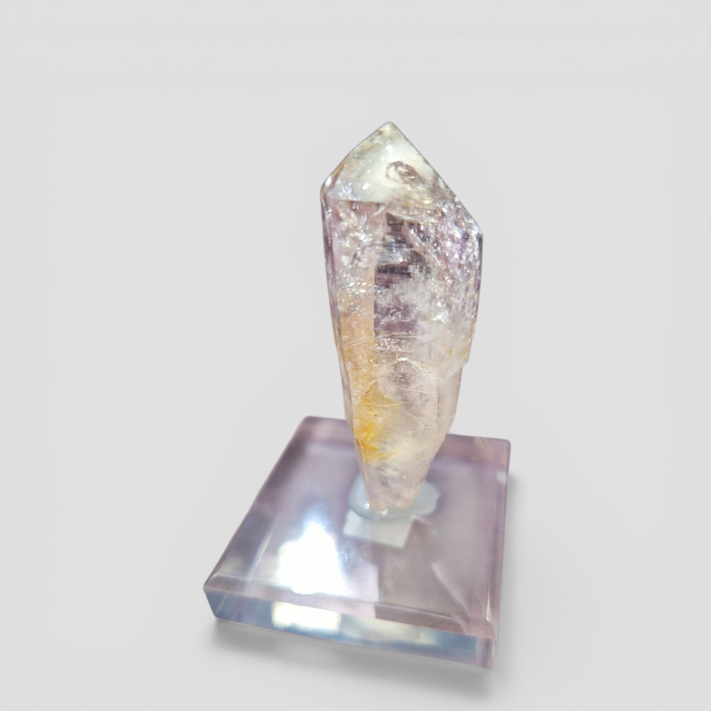 Vera Cruz Amethyst op sokkel