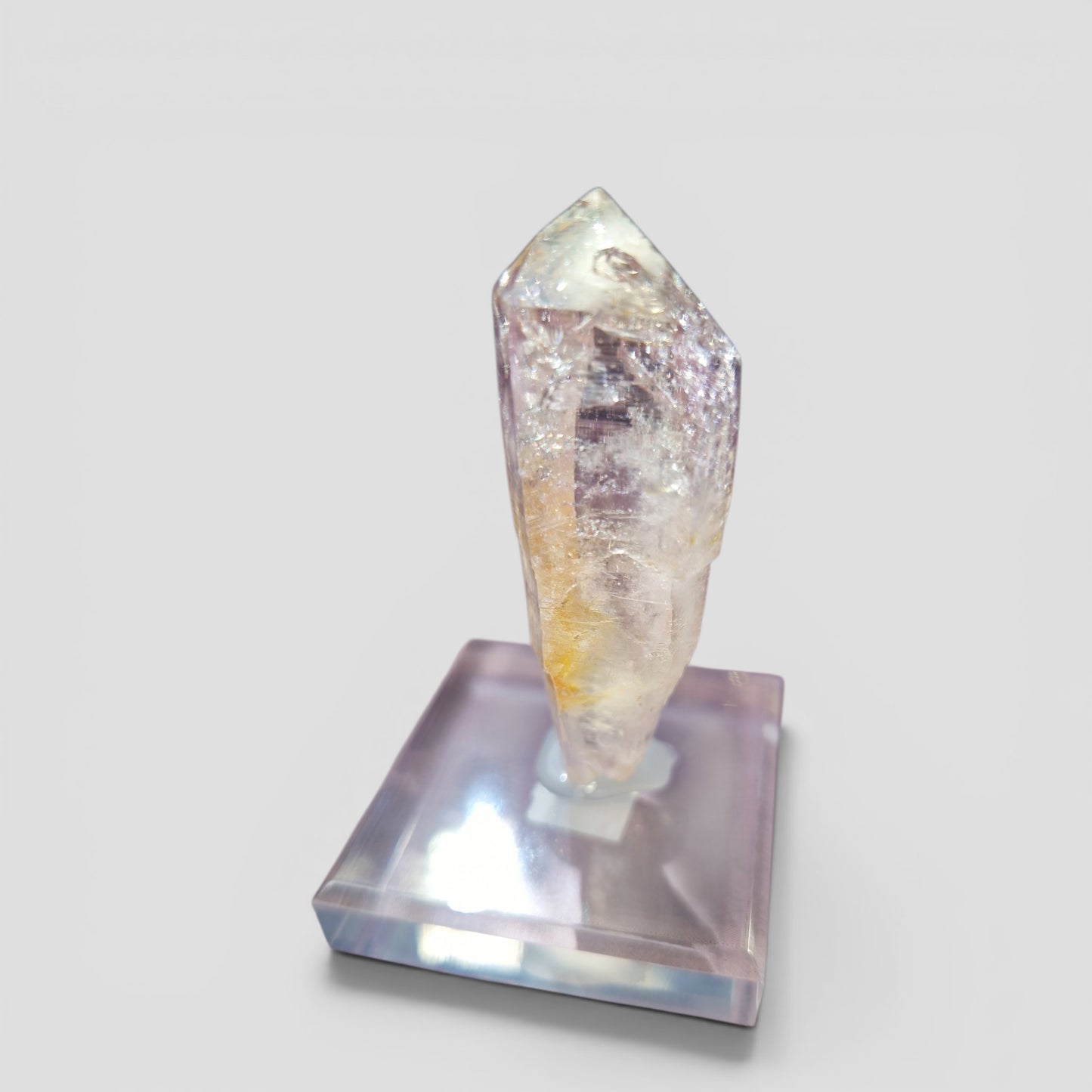 Vera Cruz Amethyst op sokkel