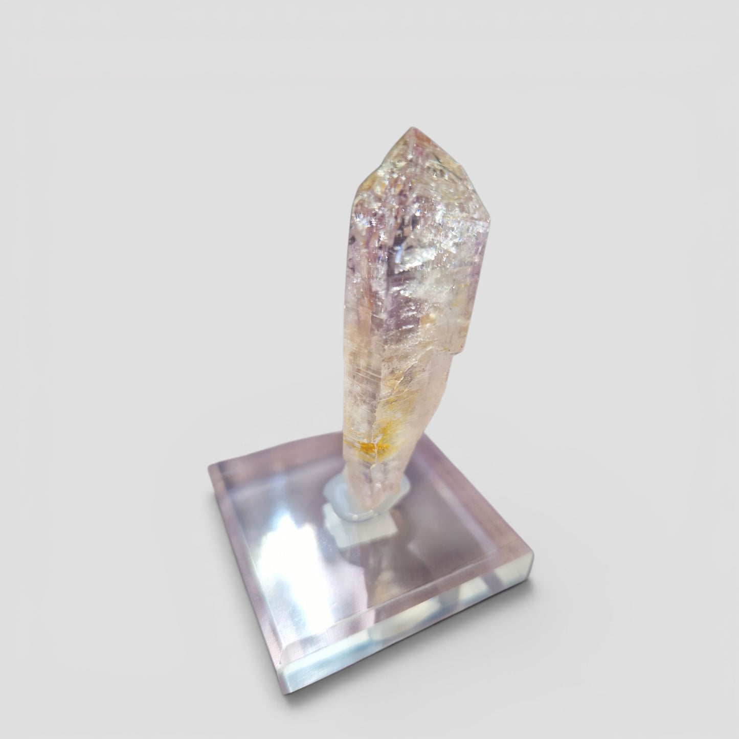 Vera Cruz Amethyst op sokkel