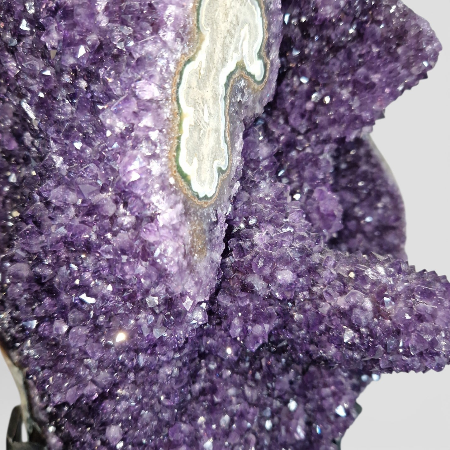 Uruguay Amethyst met Stalactiet op draaistandaard