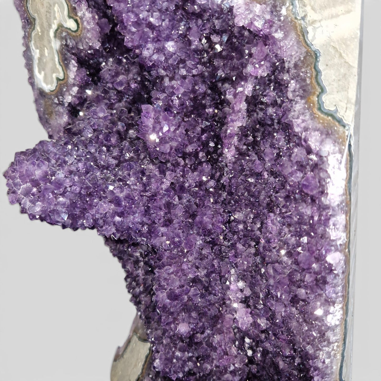 Uruguay Amethyst met Stalactiet op draaistandaard