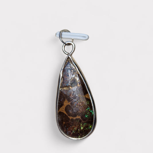 Boulder opaal hanger